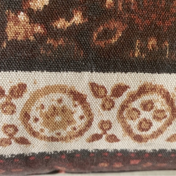 BNWOT fall floral rectangle throw pillow - Picture 2 of 4